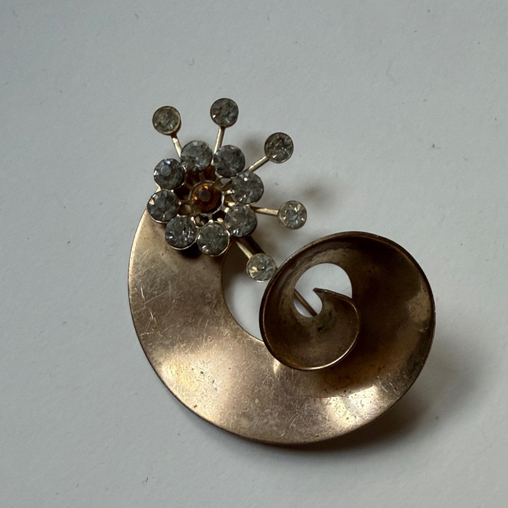Vintage Gold-Tone Swirl Brooch with Clear Rhinestone Flower